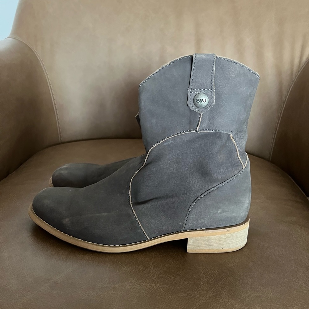 Emu Grey leather boots size 7